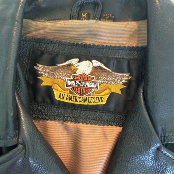 Vintage woman’s Medium Harley Davidson Leather riding jacket zippers and buckles - Picture 7 of 14